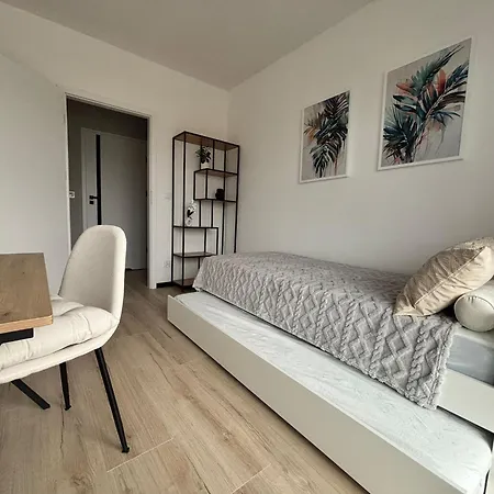 Nad Jeziorem - Kwiatkowskiego 44c Drabinianka