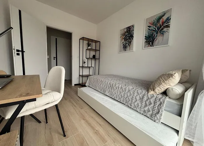 Nad Jeziorem - Kwiatkowskiego 44c Drabinianka