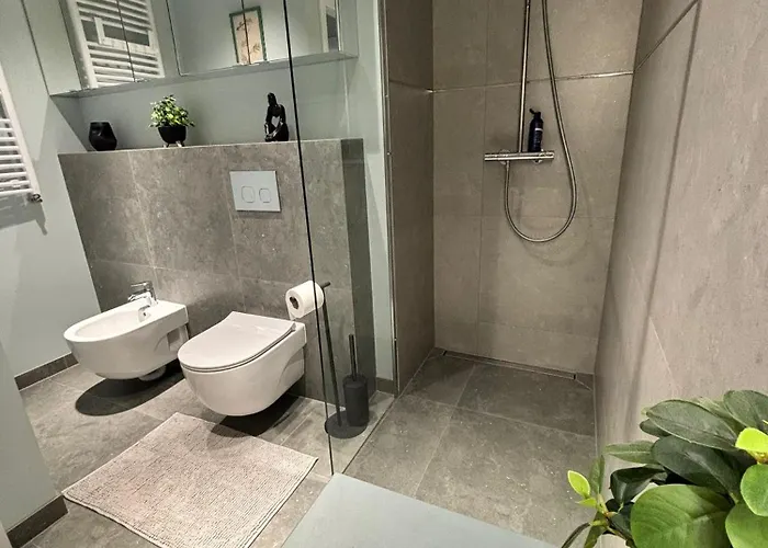 Nad Jeziorem - Kwiatkowskiego 44c Drabinianka *