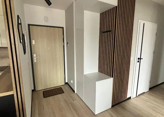 Nad Jeziorem - Kwiatkowskiego 44c Drabinianka